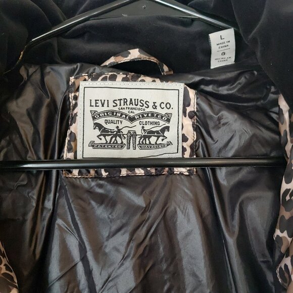 Levi's Jeans Leopard Print Puffer Jacket Size Large - Picture 11 of 12